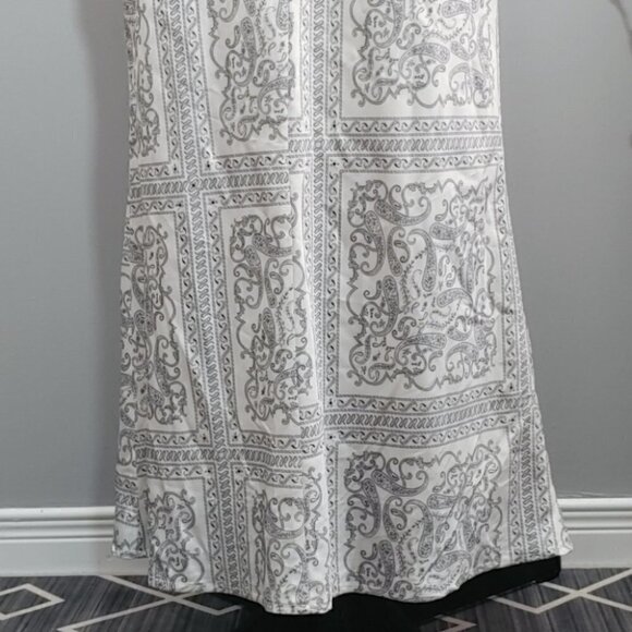 NWT EN SAISON Satin paisley print maxi dress - Picture 8 of 16